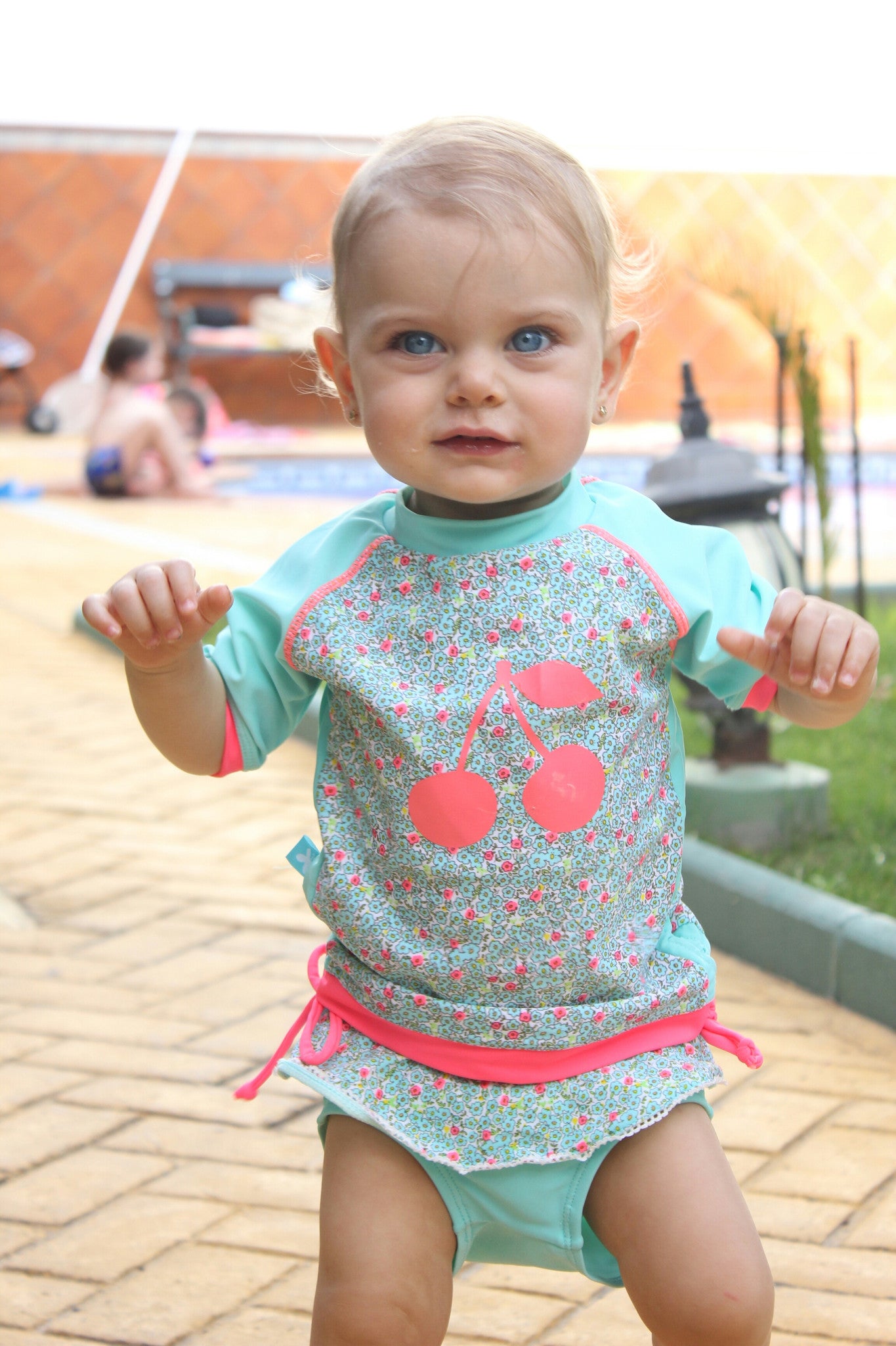 Maillot de bain bébé fille 6 mois anti uv sales